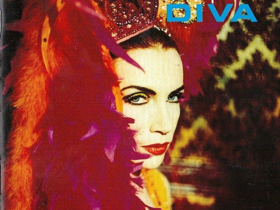 Annie Lennox Diva UK CD Booklet 01