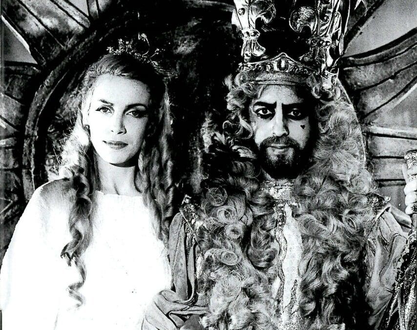 2020-10-01 – Eurythmics – Sweetest Dreams – Eurythmics from The UK ID: 3021